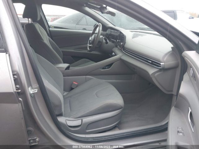 Photo 4 VIN: KMHLS4AGXNU292598 - HYUNDAI ELANTRA 