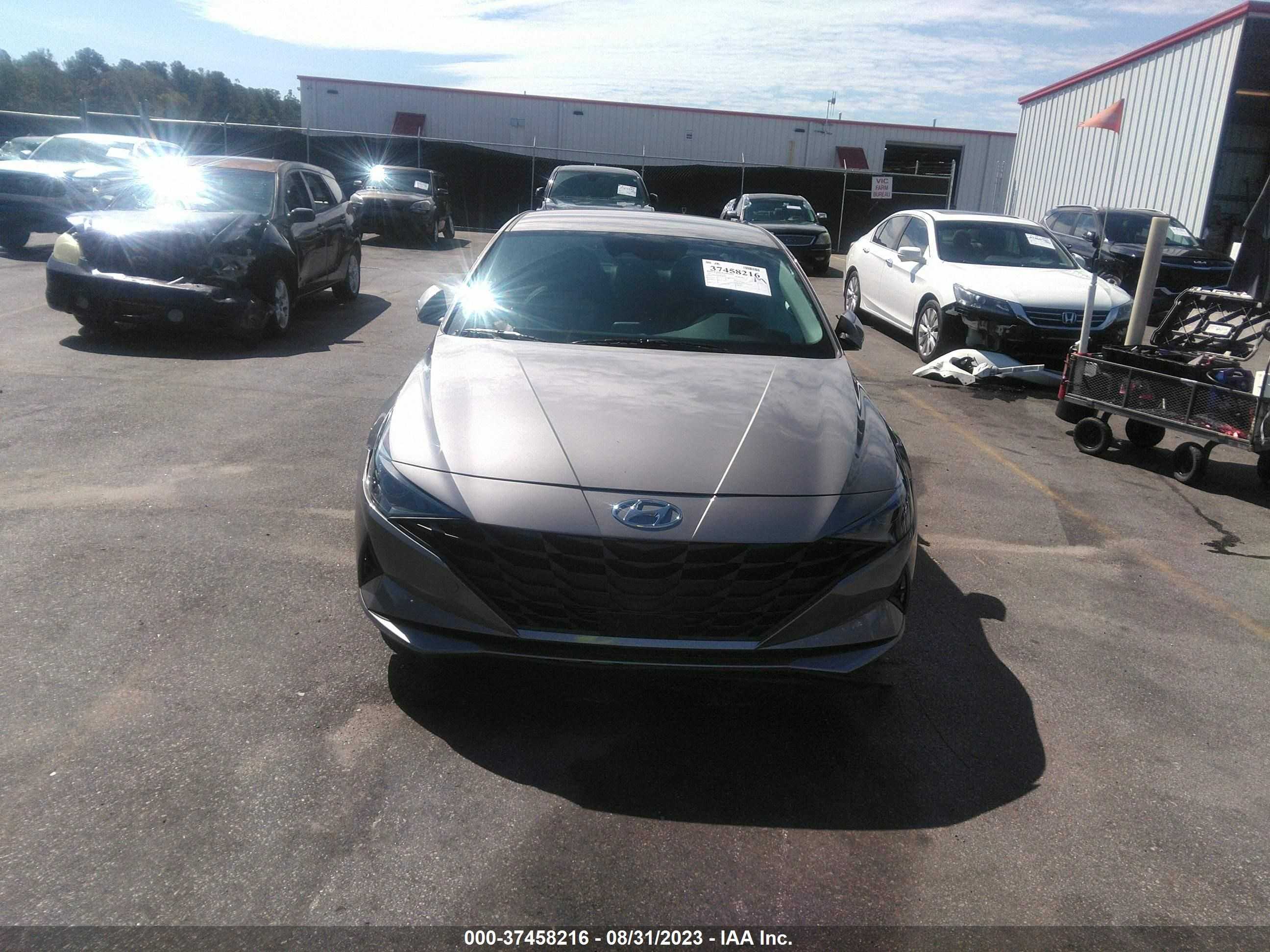 Photo 10 VIN: KMHLS4AGXPU465085 - HYUNDAI ELANTRA 