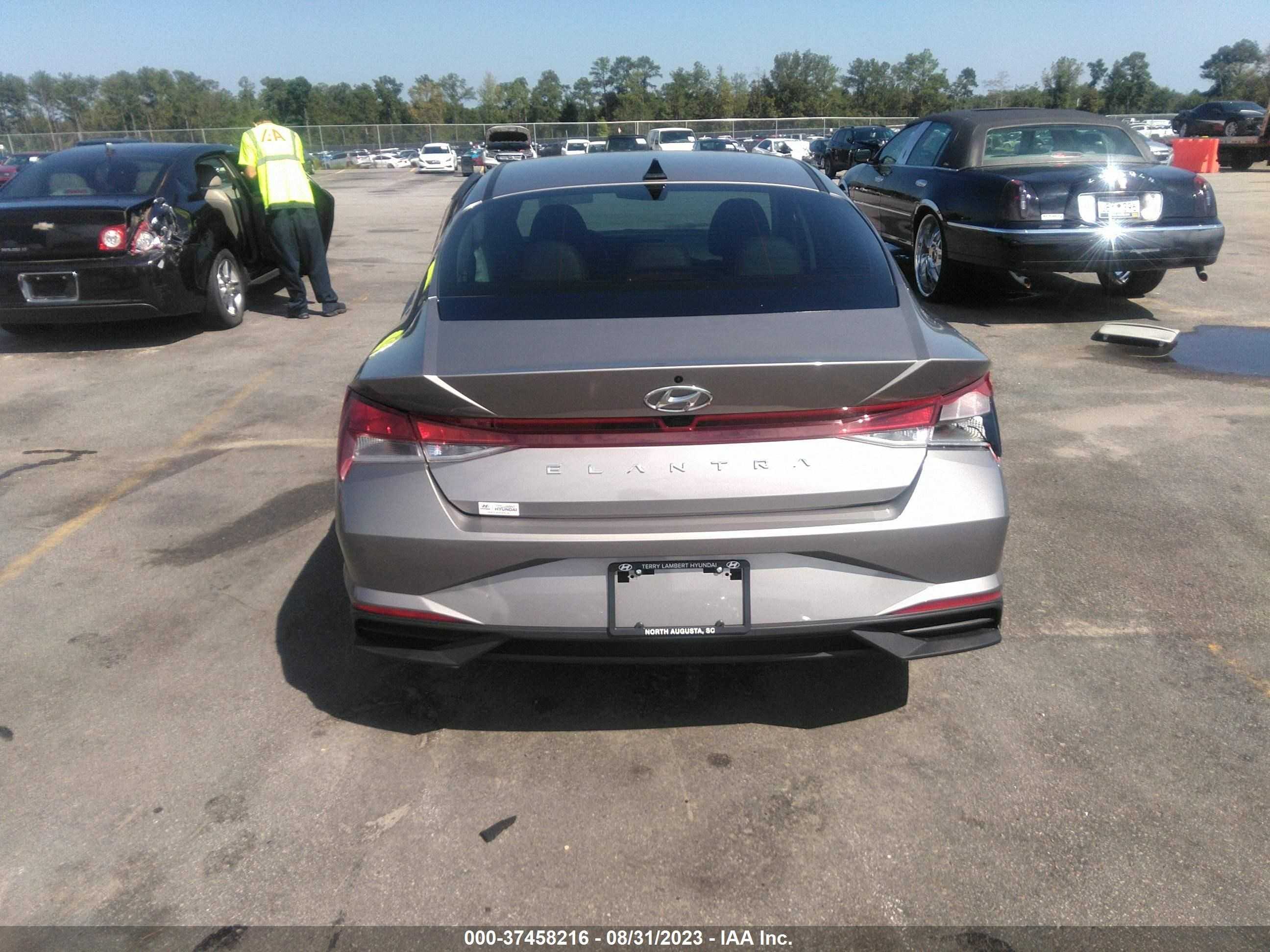 Photo 14 VIN: KMHLS4AGXPU465085 - HYUNDAI ELANTRA 