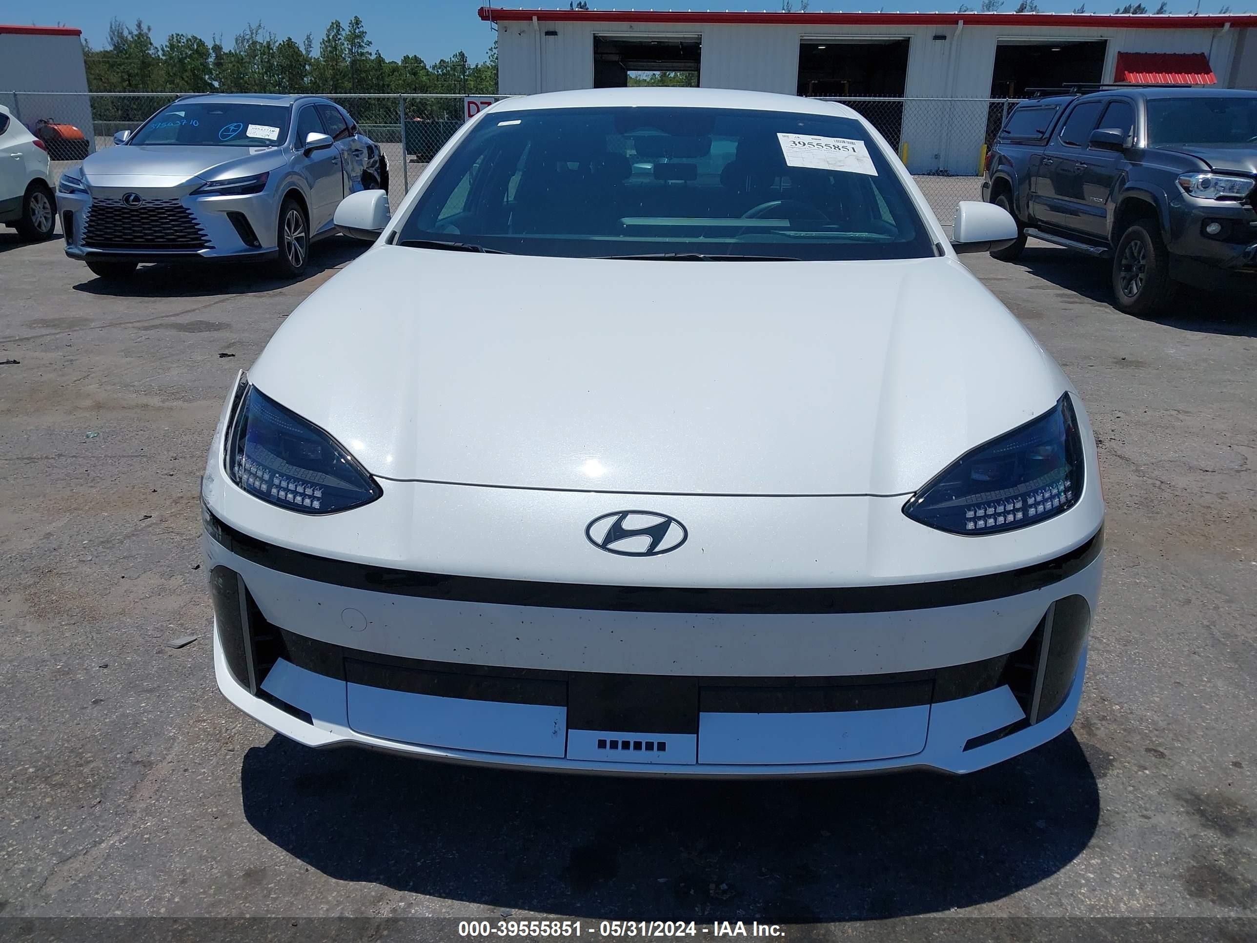 Photo 11 VIN: KMHM34AA0PA031319 - HYUNDAI IONIQ 6 