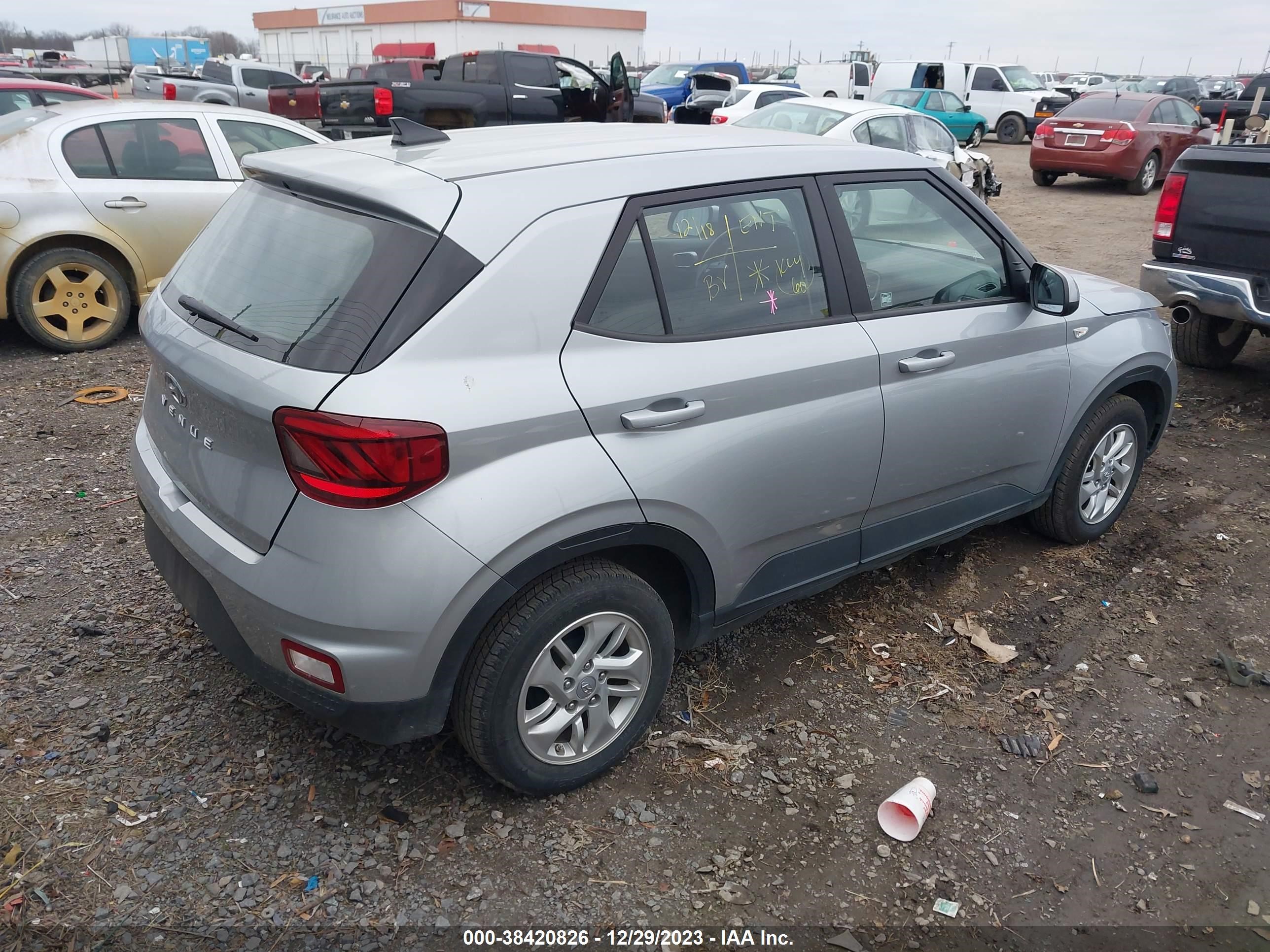 Photo 3 VIN: KMHRB8A37MU065561 - HYUNDAI VENUE 