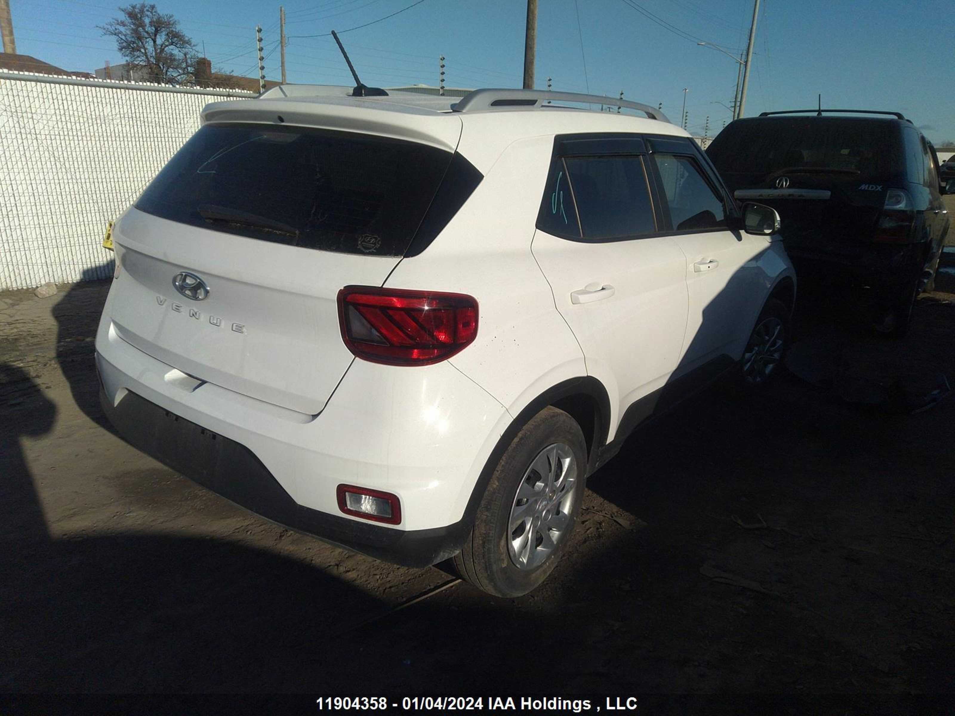 Photo 3 VIN: KMHRC8A34PU236722 - HYUNDAI VENUE 