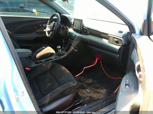 Photo 4 VIN: KMHT36AH2KU002772 - HYUNDAI VELOSTER 