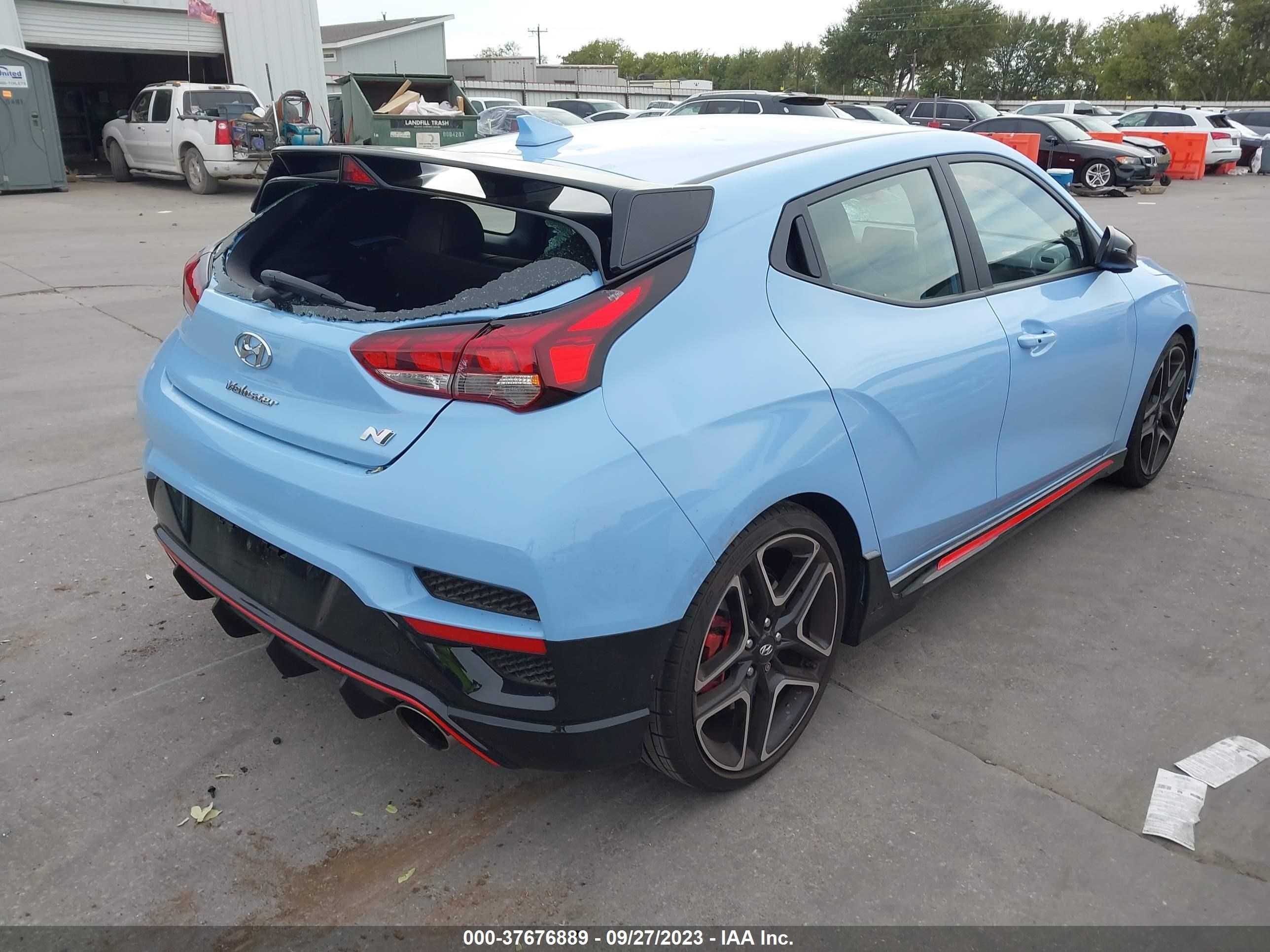 Photo 3 VIN: KMHT36AH3NU013896 - HYUNDAI VELOSTER 