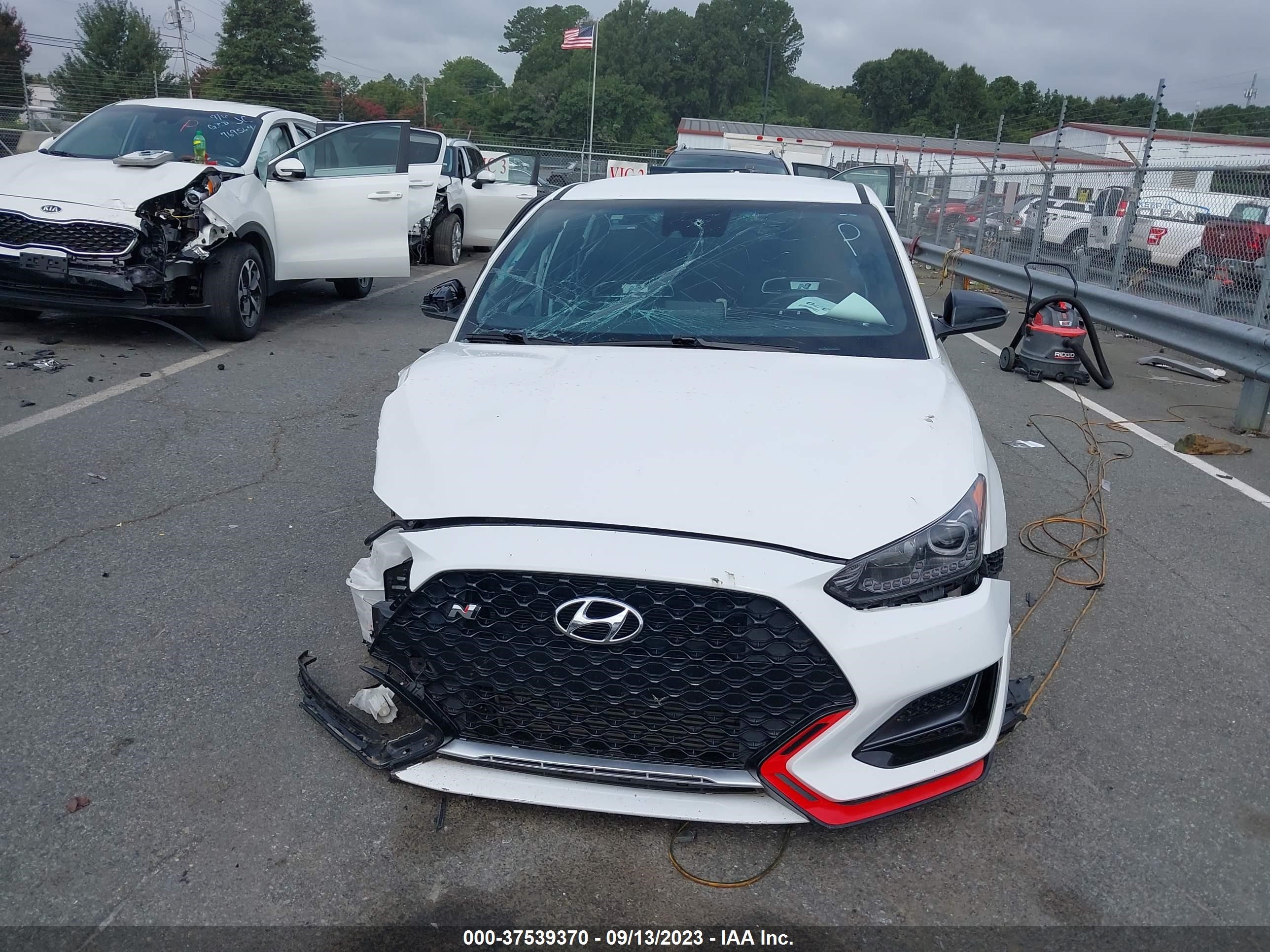 Photo 12 VIN: KMHT36AH5NU014497 - HYUNDAI VELOSTER 