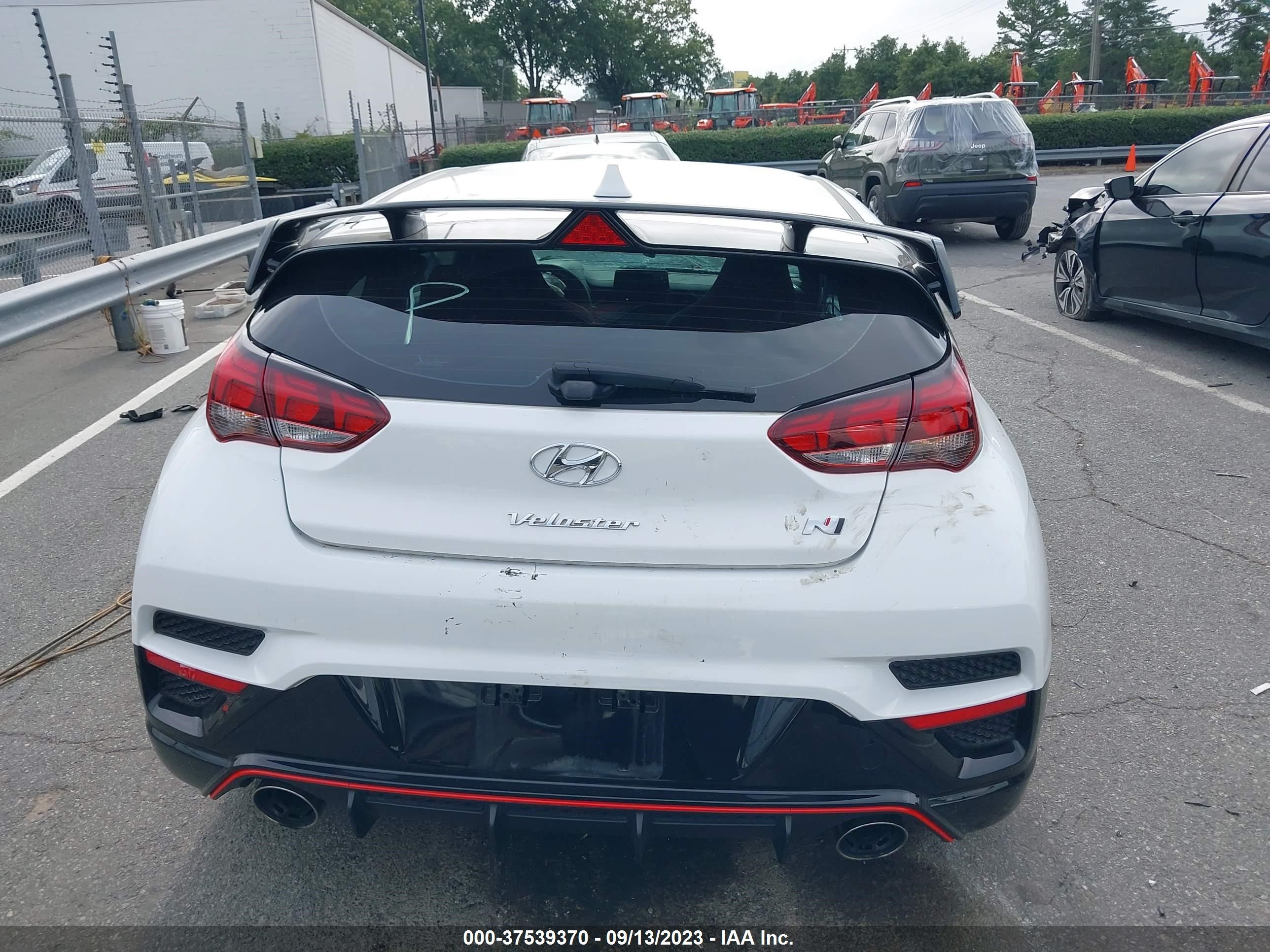 Photo 16 VIN: KMHT36AH5NU014497 - HYUNDAI VELOSTER 