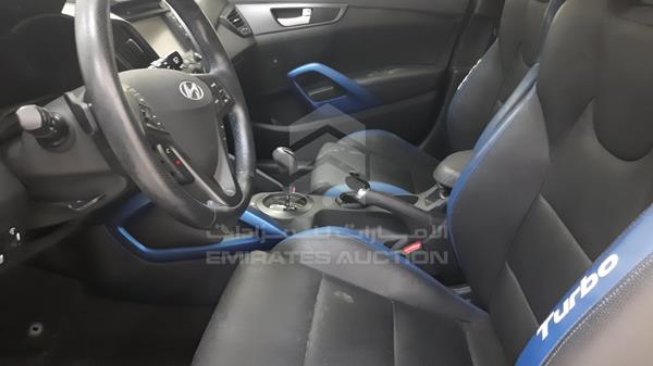 Photo 9 VIN: KMHTC01E0GU246790 - HYUNDAI VELOSTER 