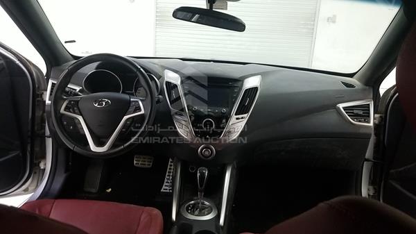 Photo 16 VIN: KMHTC61C1GU251575 - HYUNDAI VELOSTER 