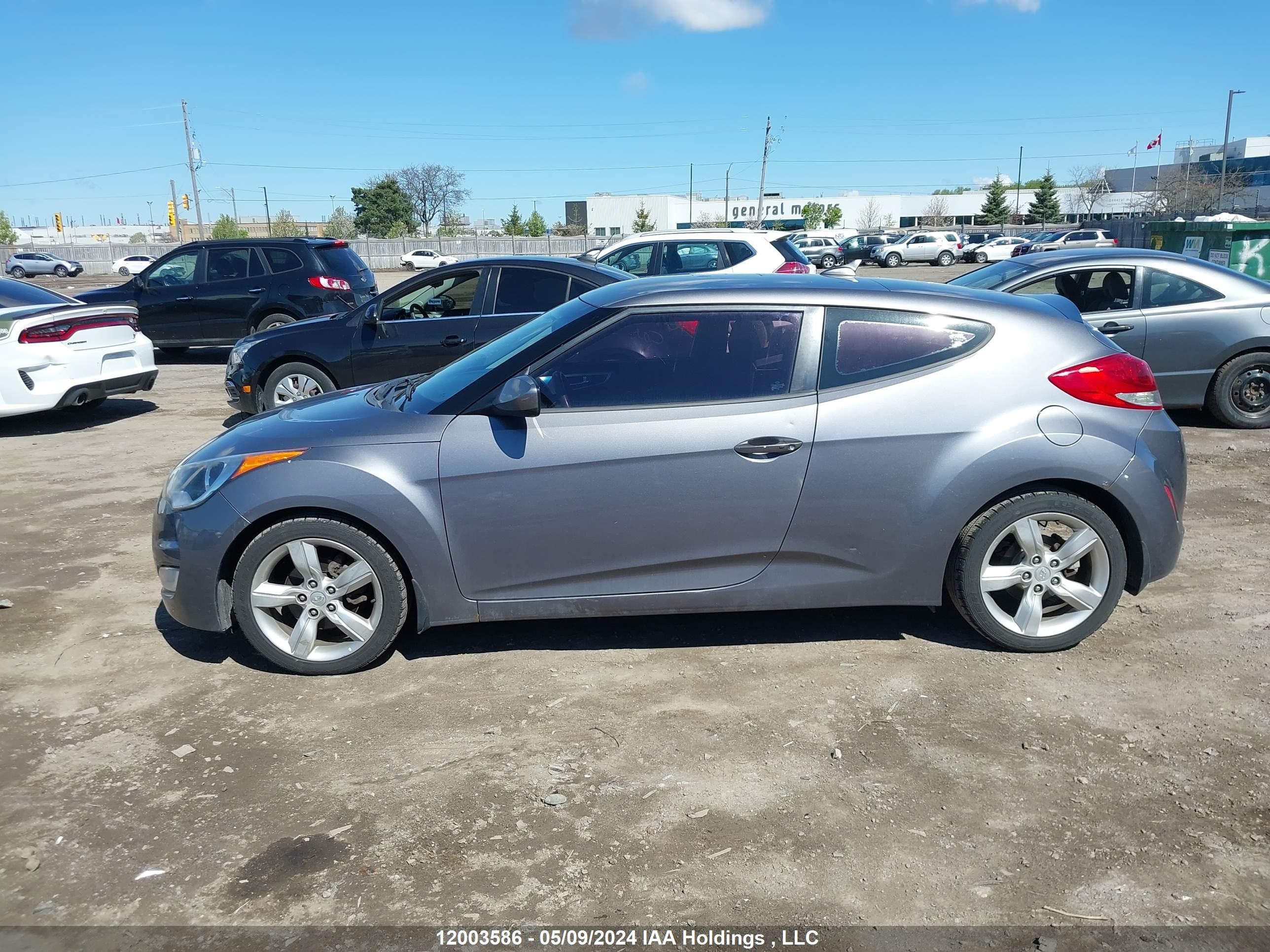 Photo 13 VIN: KMHTC6AD0CU030827 - HYUNDAI VELOSTER 