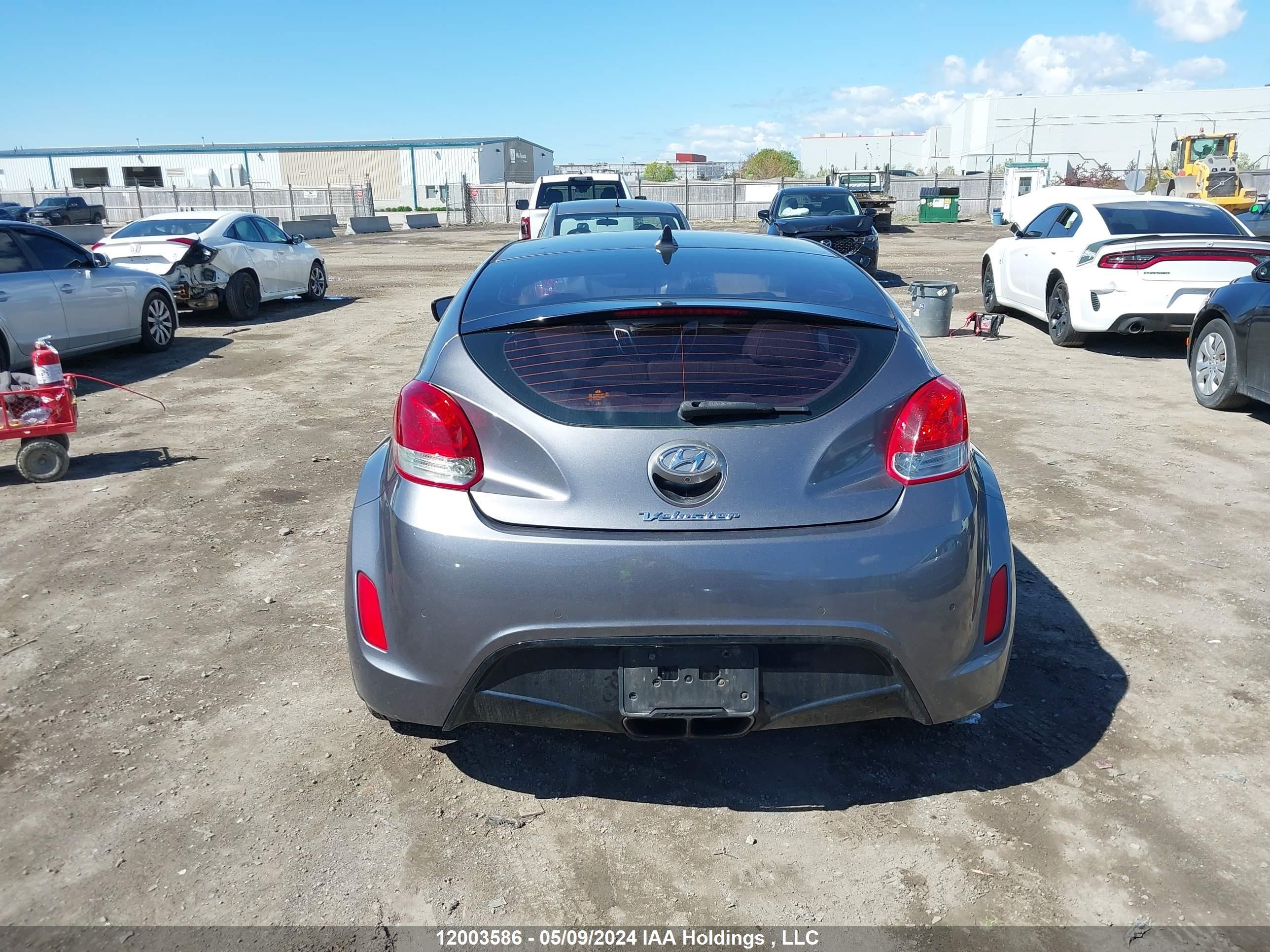 Photo 15 VIN: KMHTC6AD0CU030827 - HYUNDAI VELOSTER 