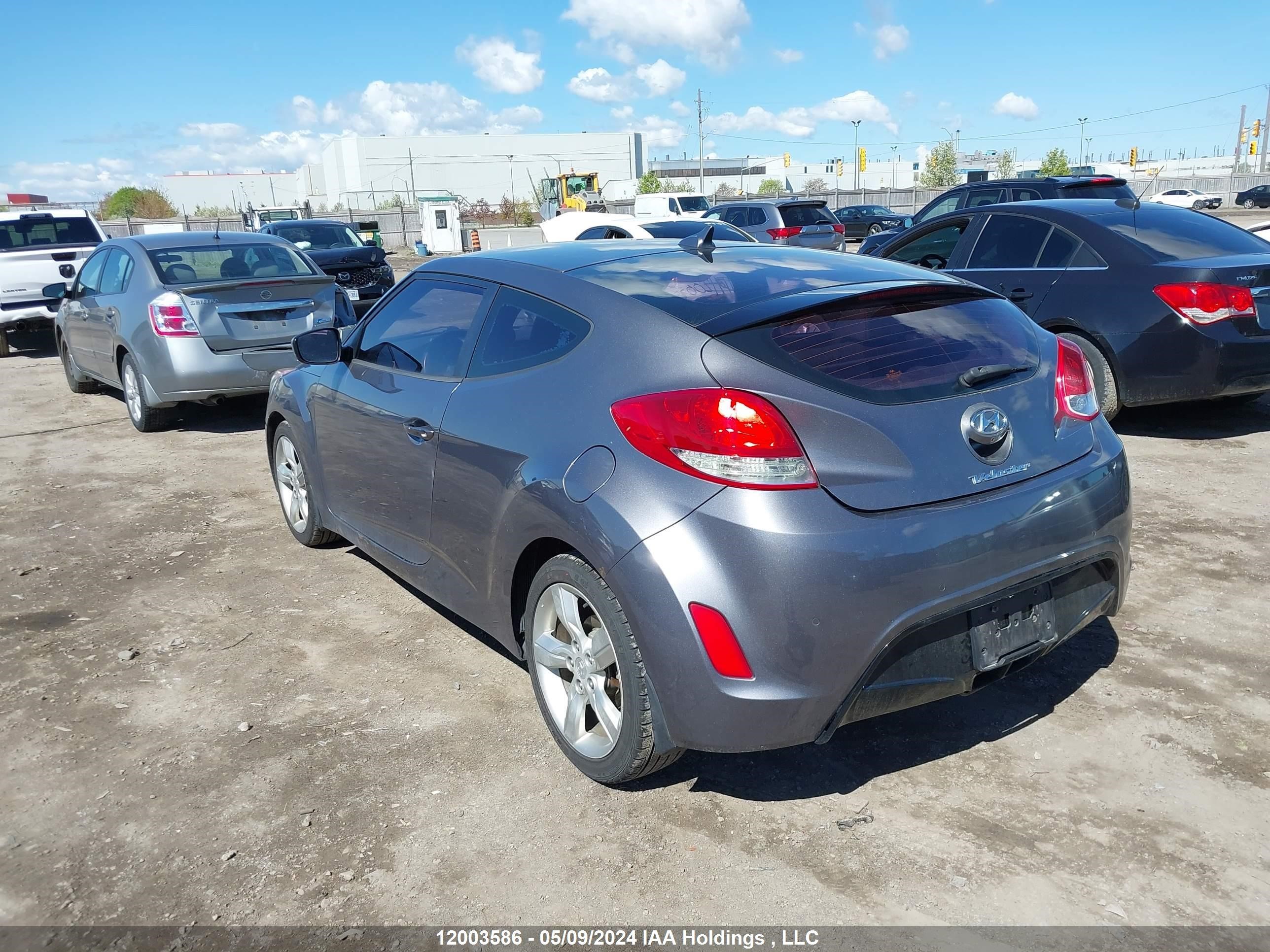 Photo 2 VIN: KMHTC6AD0CU030827 - HYUNDAI VELOSTER 