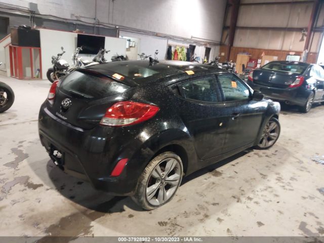 Photo 3 VIN: KMHTC6AD0CU048440 - HYUNDAI VELOSTER 