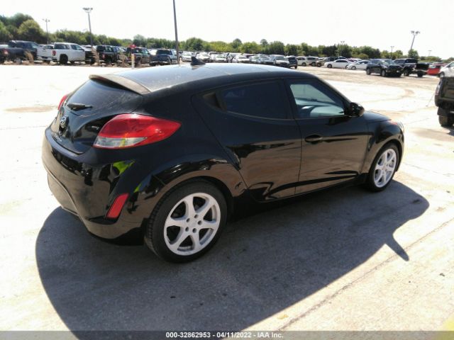 Photo 3 VIN: KMHTC6AD0CU062063 - HYUNDAI VELOSTER 