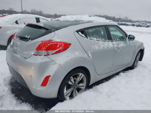 Photo 3 VIN: KMHTC6AD0CU067778 - HYUNDAI VELOSTER 