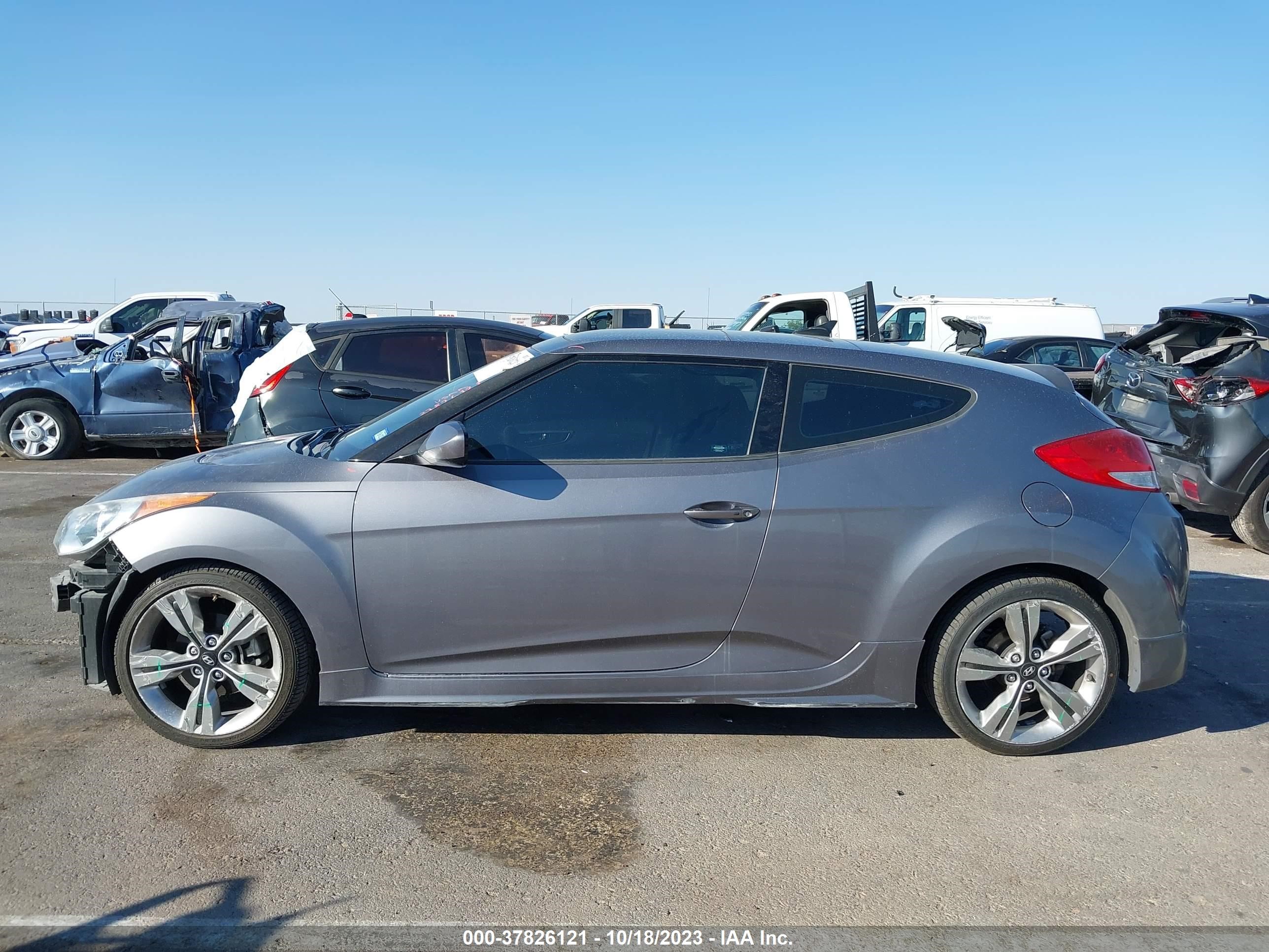 Photo 14 VIN: KMHTC6AD0CU067845 - HYUNDAI VELOSTER 