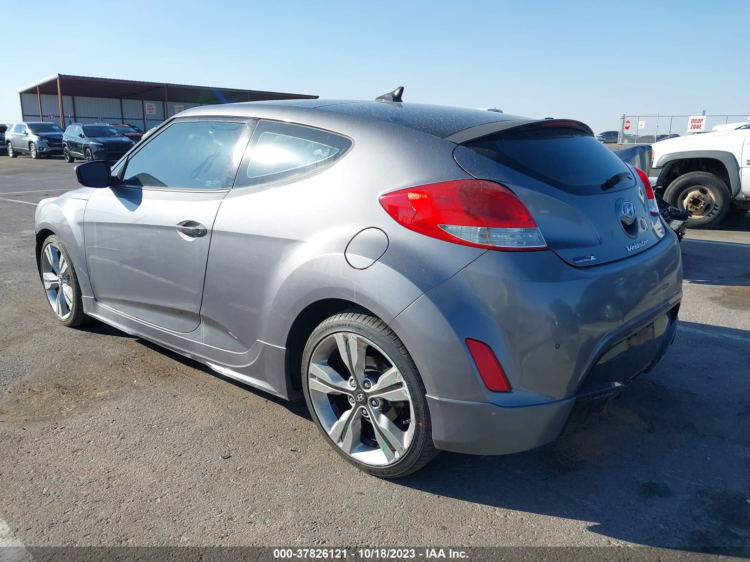 Photo 2 VIN: KMHTC6AD0CU067845 - HYUNDAI VELOSTER 