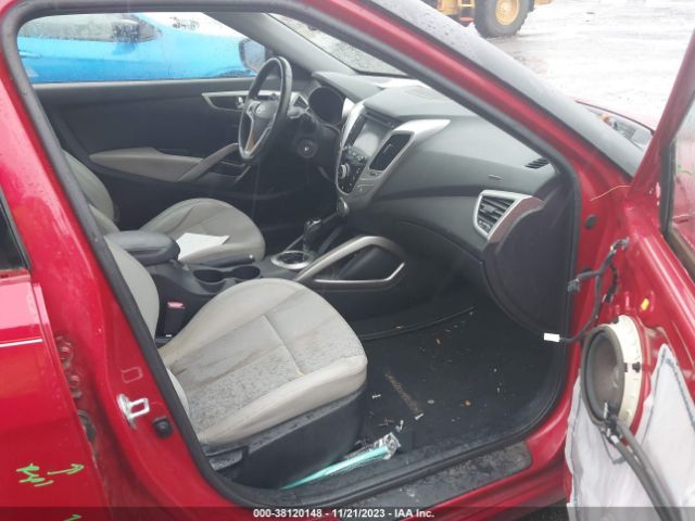 Photo 4 VIN: KMHTC6AD0DU116902 - HYUNDAI VELOSTER 