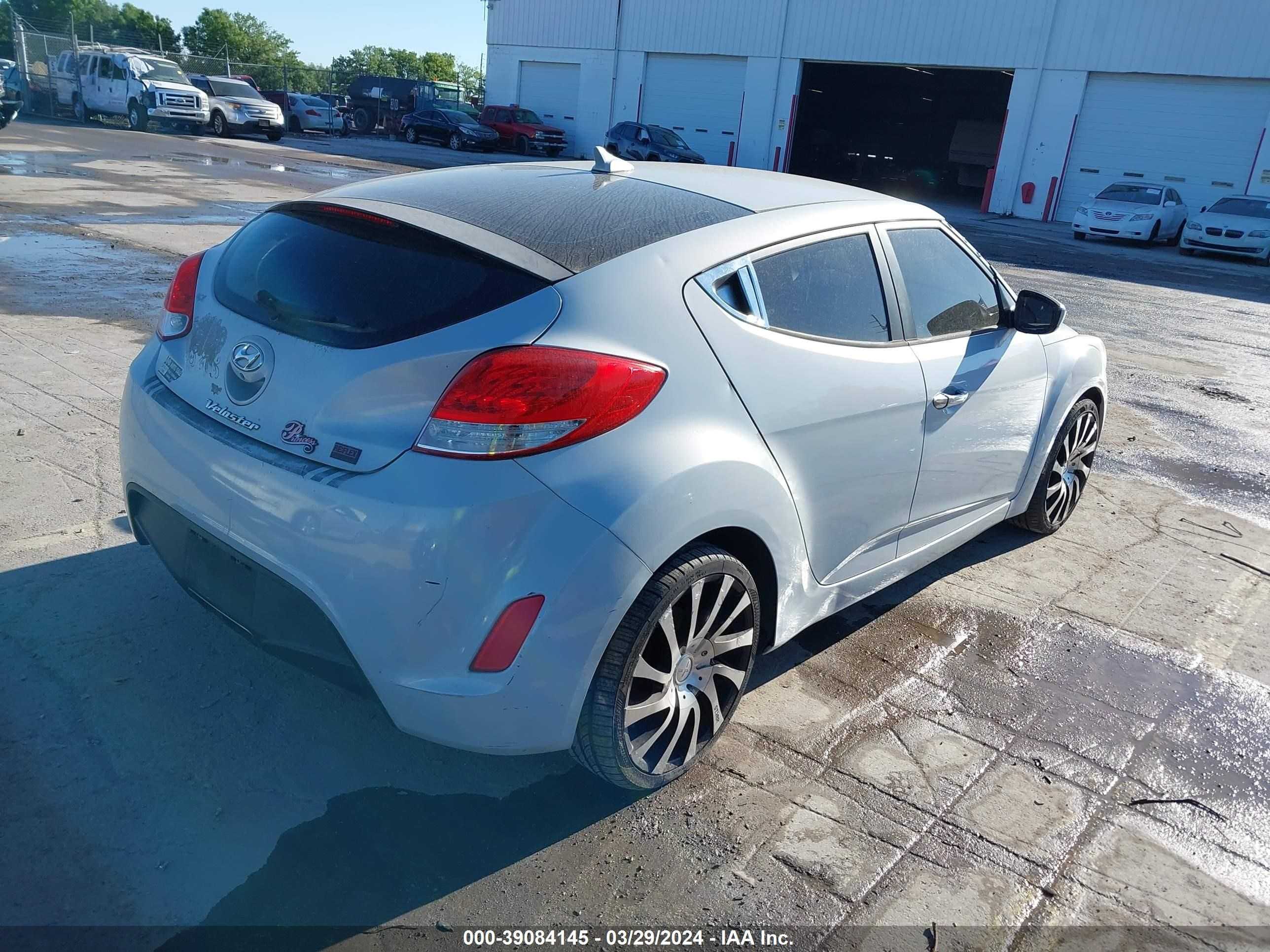 Photo 3 VIN: KMHTC6AD0EU213504 - HYUNDAI VELOSTER 