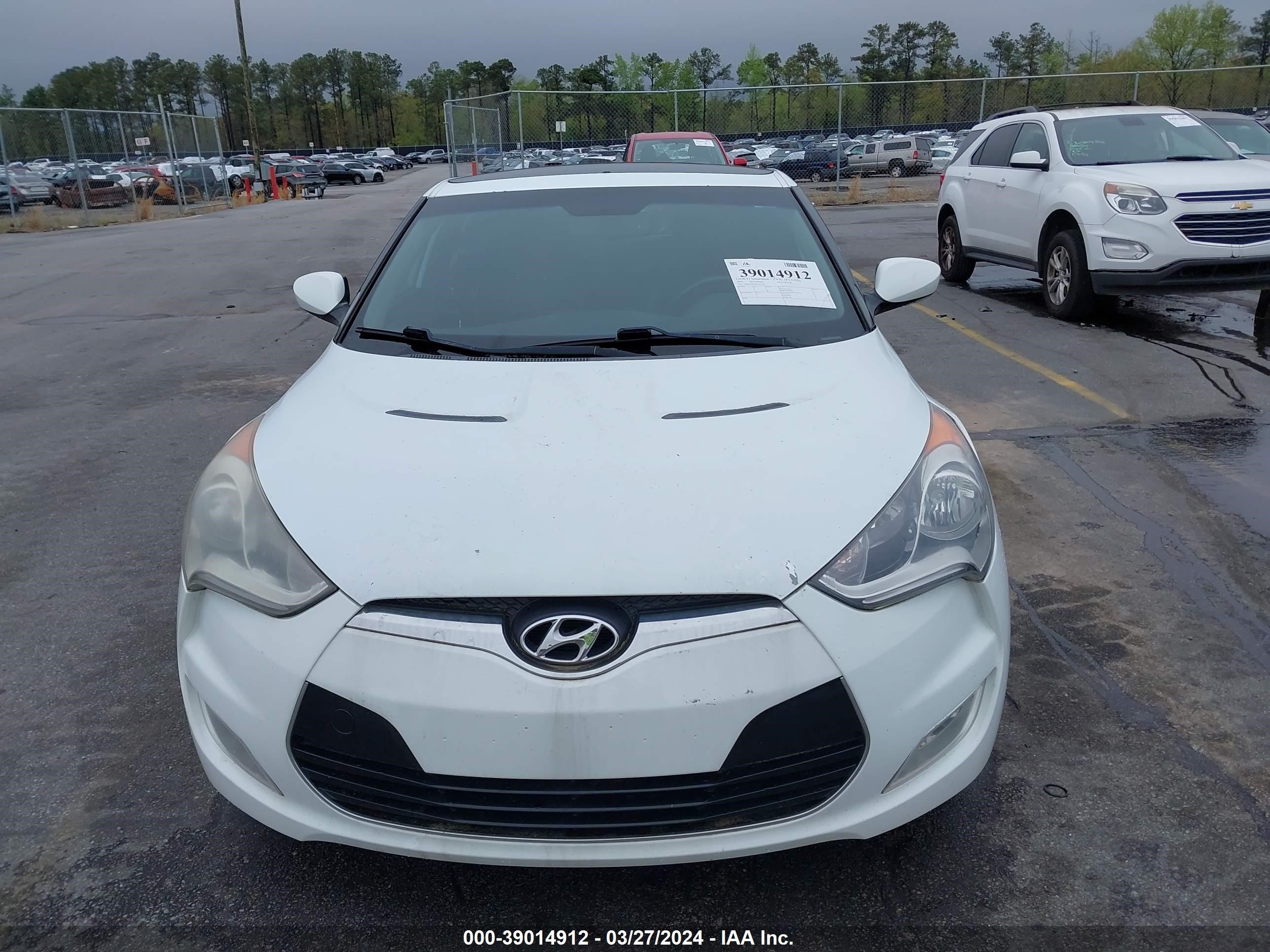 Photo 5 VIN: KMHTC6AD0FU242129 - HYUNDAI VELOSTER 