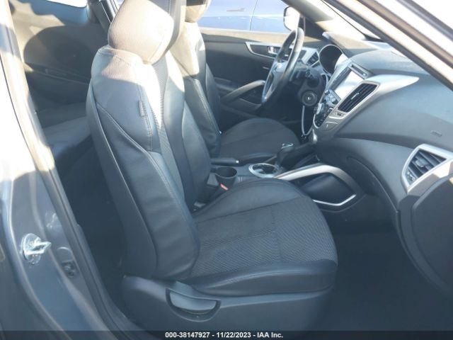 Photo 4 VIN: KMHTC6AD0GU254007 - HYUNDAI VELOSTER 