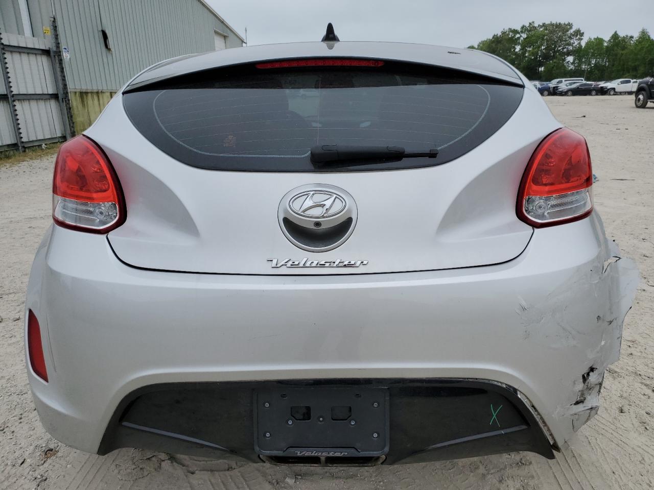 Photo 5 VIN: KMHTC6AD0GU266478 - HYUNDAI VELOSTER 