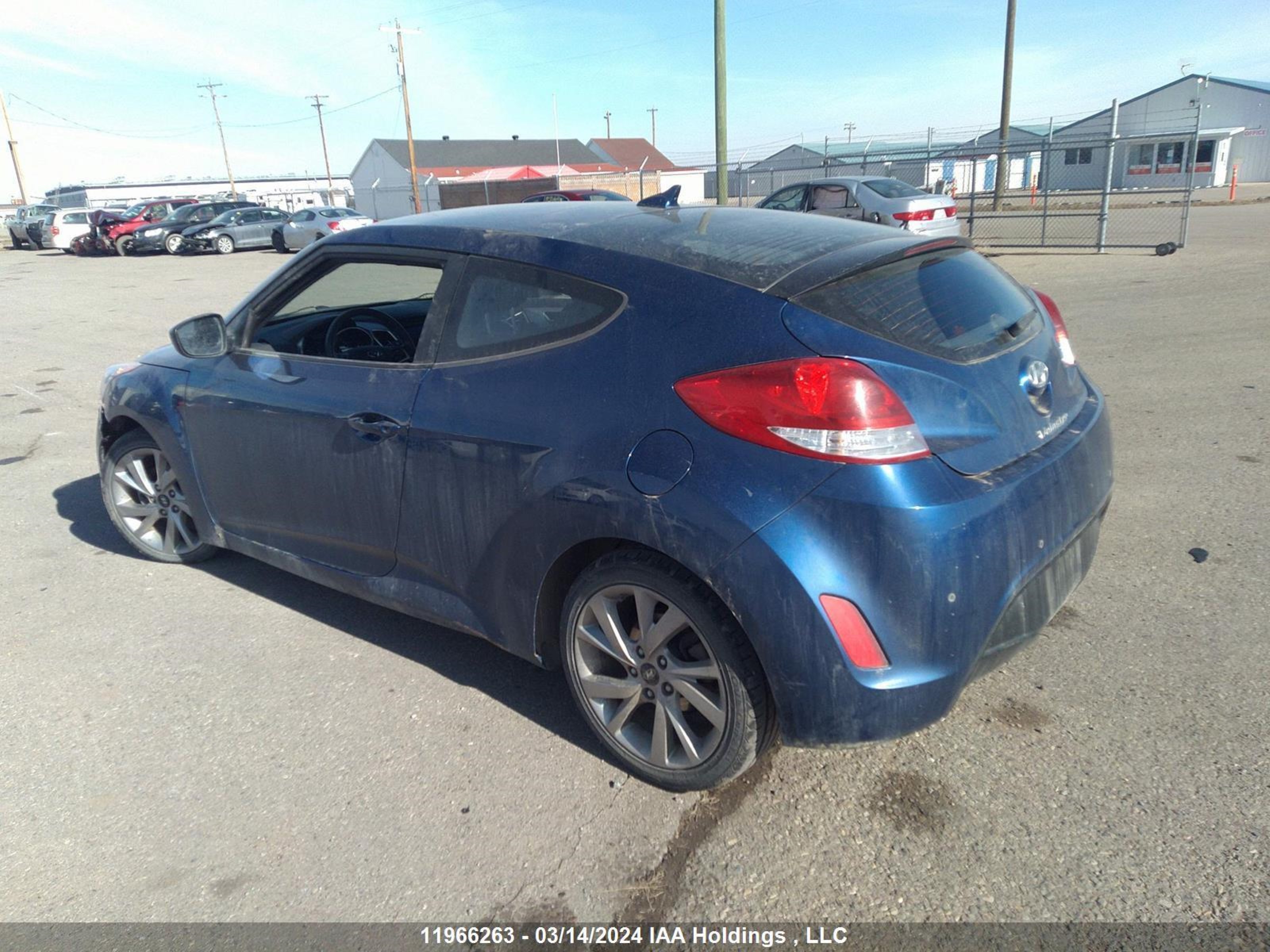 Photo 2 VIN: KMHTC6AD0GU297374 - HYUNDAI VELOSTER 