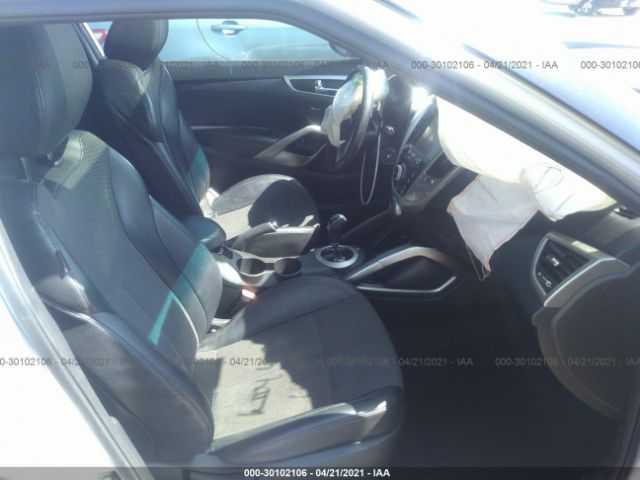 Photo 4 VIN: KMHTC6AD0GU300368 - HYUNDAI VELOSTER 