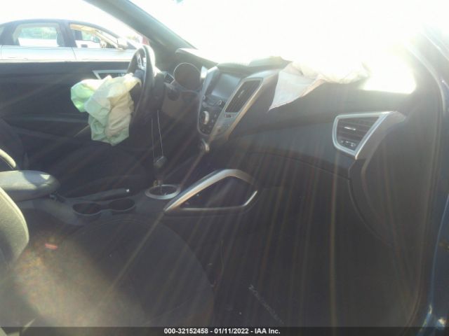 Photo 4 VIN: KMHTC6AD0HU322226 - HYUNDAI VELOSTER 