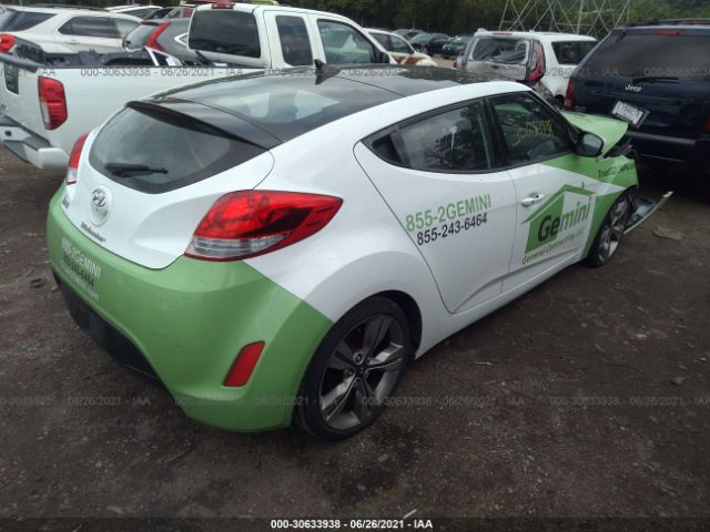 Photo 3 VIN: KMHTC6AD1CU058913 - HYUNDAI VELOSTER 