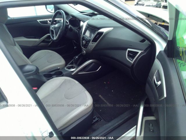 Photo 4 VIN: KMHTC6AD1CU058913 - HYUNDAI VELOSTER 