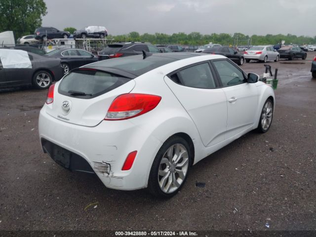 Photo 3 VIN: KMHTC6AD1CU060807 - HYUNDAI VELOSTER 