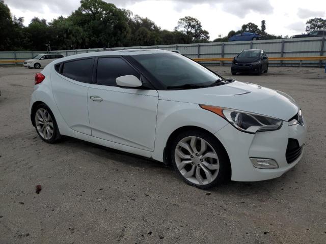 Photo 3 VIN: KMHTC6AD1DU107819 - HYUNDAI VELOSTER 