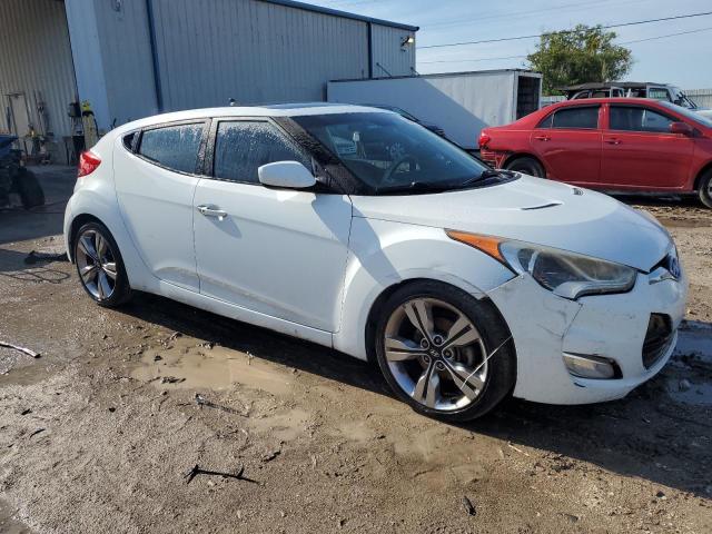 Photo 3 VIN: KMHTC6AD1DU119601 - HYUNDAI VELOSTER 