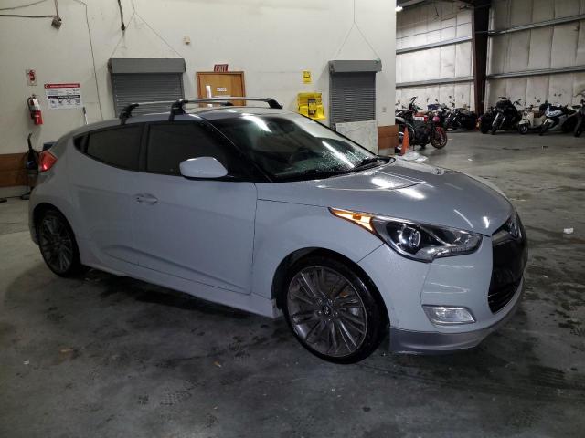 Photo 3 VIN: KMHTC6AD1DU137970 - HYUNDAI VELOSTER 