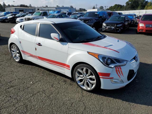 Photo 3 VIN: KMHTC6AD1FU222813 - HYUNDAI VELOSTER 