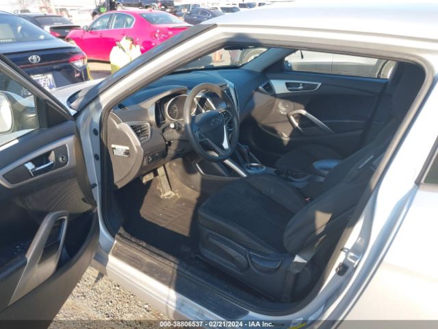 Photo 4 VIN: KMHTC6AD1FU224934 - HYUNDAI VELOSTER 