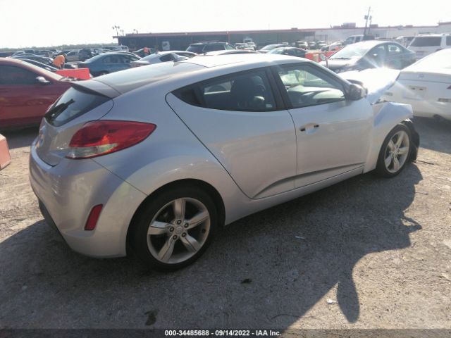 Photo 3 VIN: KMHTC6AD1FU225632 - HYUNDAI VELOSTER 