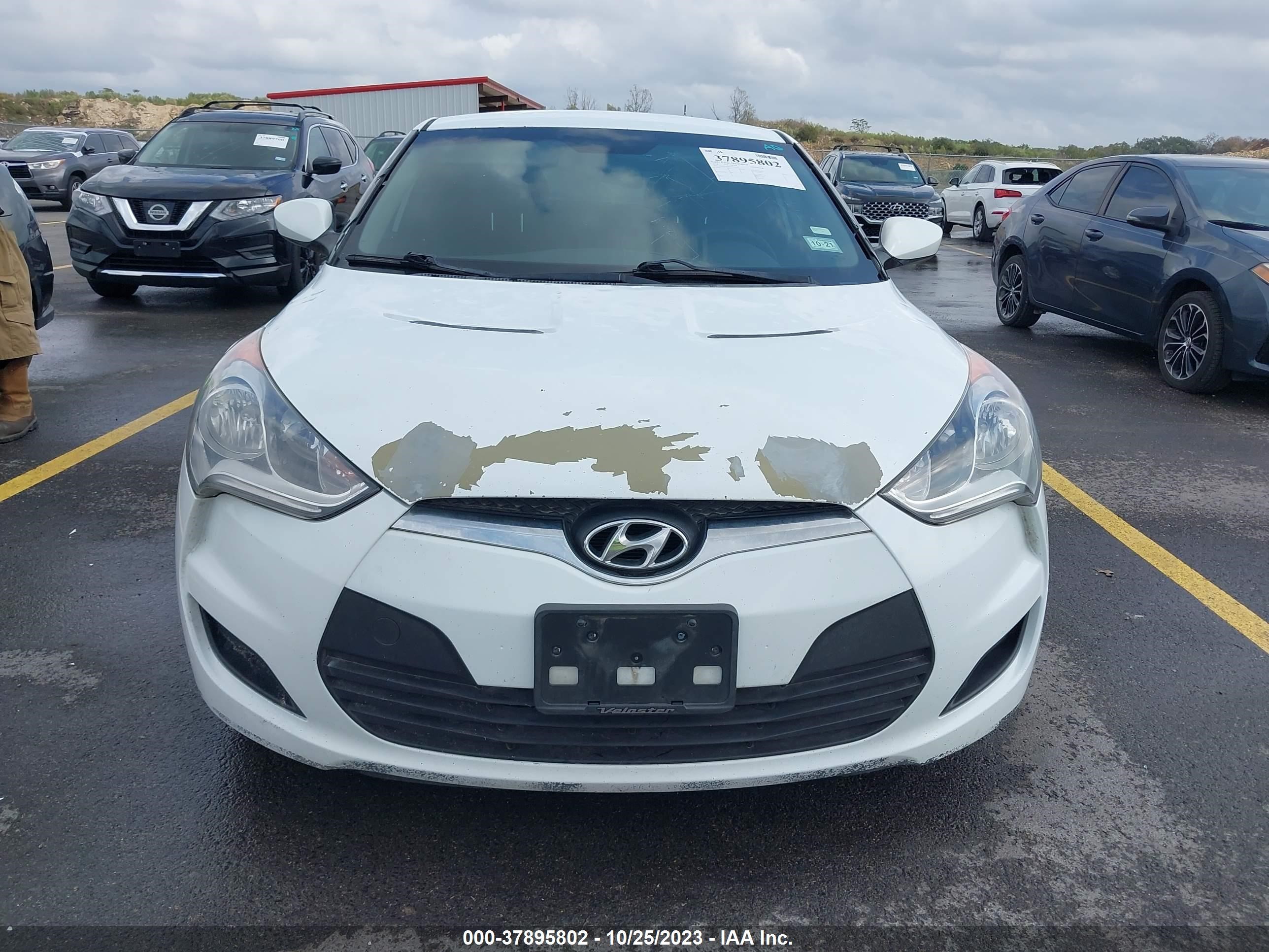 Photo 11 VIN: KMHTC6AD1FU234511 - HYUNDAI VELOSTER 