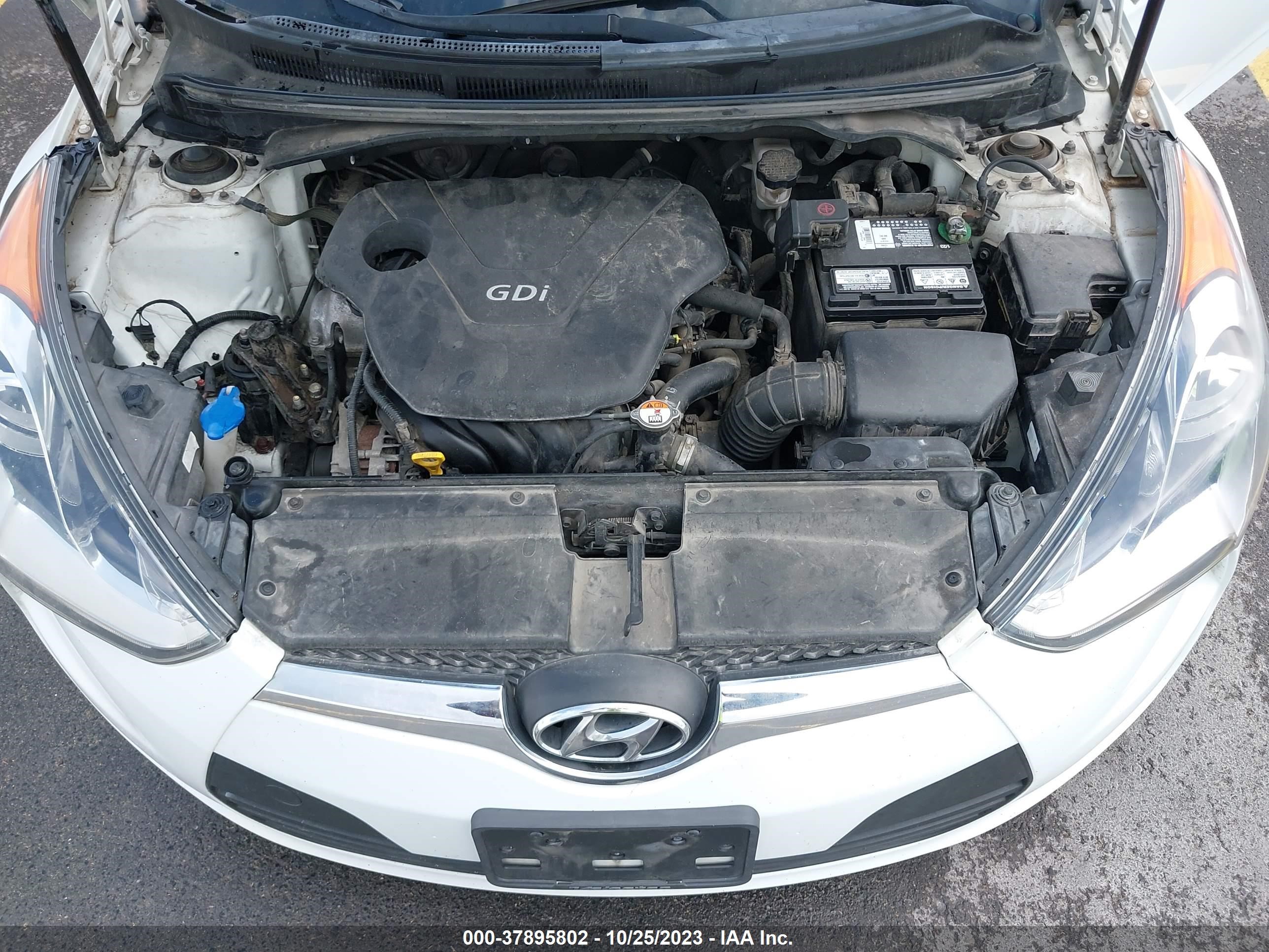 Photo 9 VIN: KMHTC6AD1FU234511 - HYUNDAI VELOSTER 