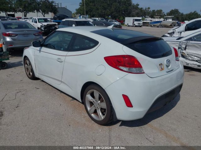 Photo 2 VIN: KMHTC6AD1FU237831 - HYUNDAI VELOSTER 