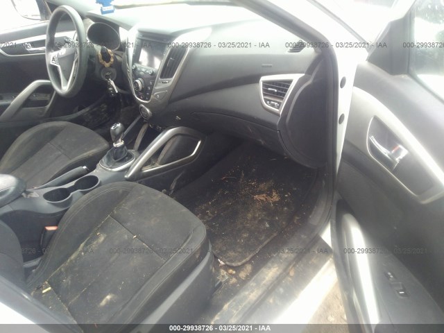 Photo 4 VIN: KMHTC6AD1GU248538 - HYUNDAI VELOSTER 