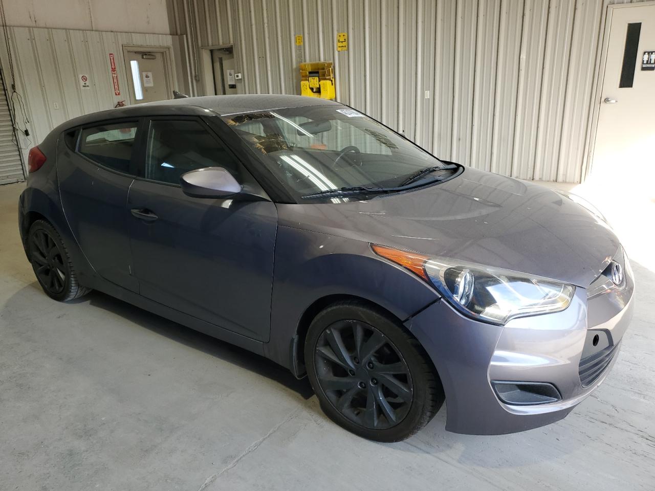 Photo 3 VIN: KMHTC6AD1GU249110 - HYUNDAI VELOSTER 