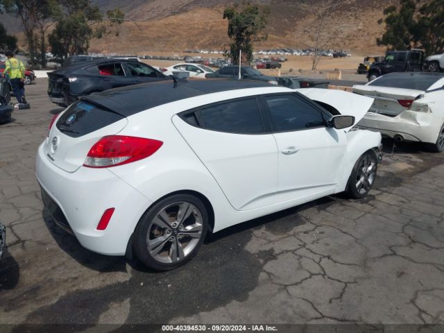 Photo 3 VIN: KMHTC6AD1GU256879 - HYUNDAI VELOSTER 