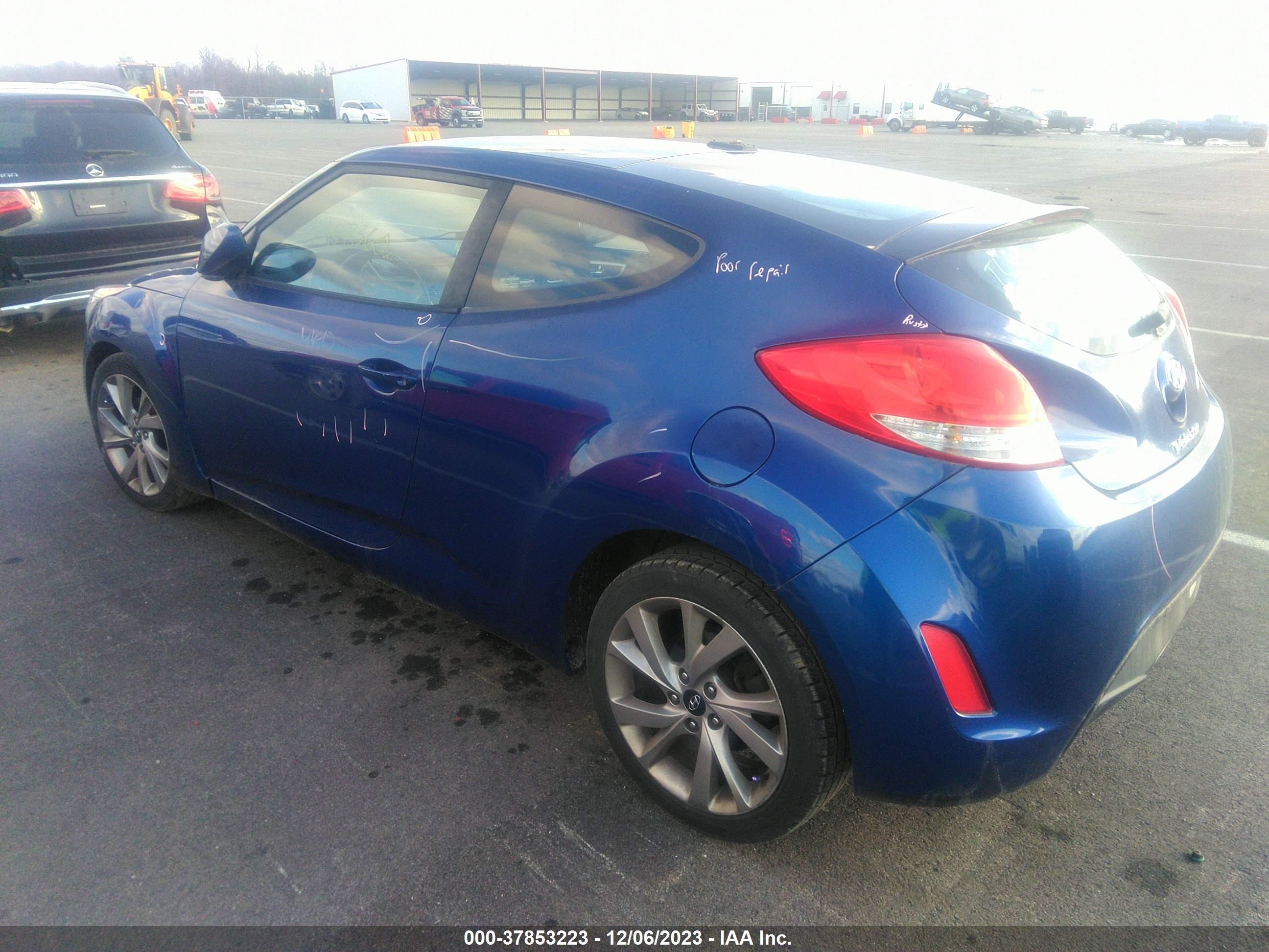 Photo 2 VIN: KMHTC6AD1GU271009 - HYUNDAI VELOSTER 