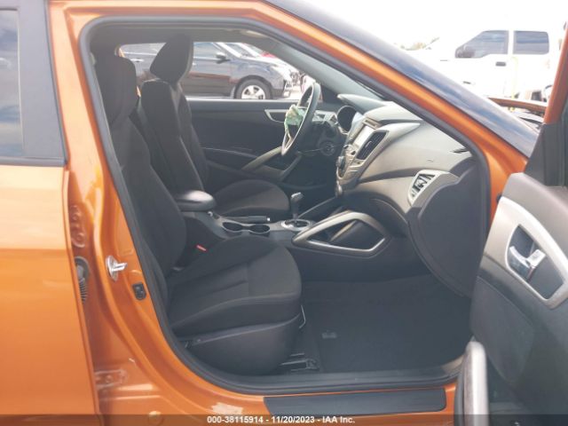 Photo 4 VIN: KMHTC6AD1GU281586 - HYUNDAI VELOSTER 