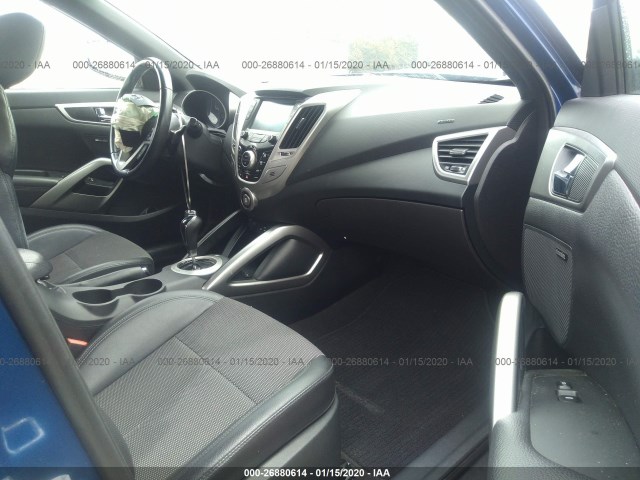 Photo 4 VIN: KMHTC6AD1GU302100 - HYUNDAI VELOSTER 