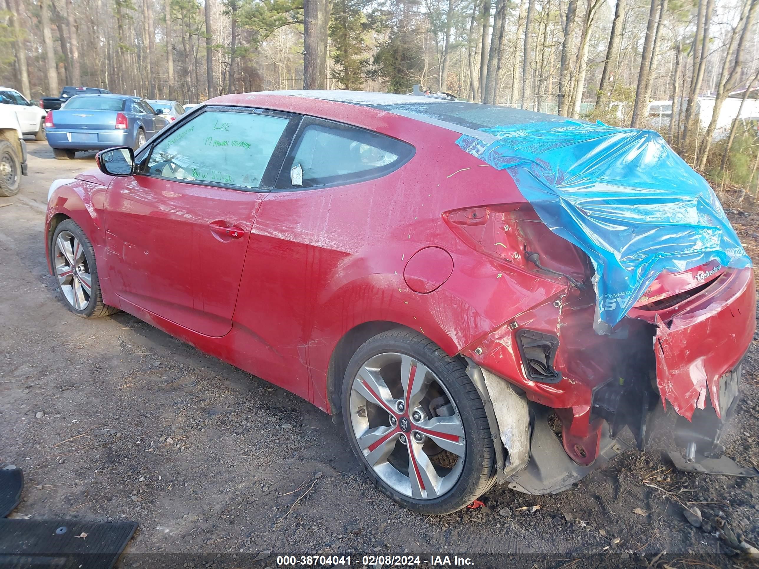 Photo 2 VIN: KMHTC6AD1HU322980 - HYUNDAI VELOSTER 