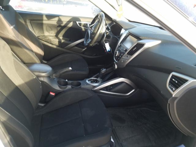 Photo 4 VIN: KMHTC6AD1HU324275 - HYUNDAI VELOSTER 