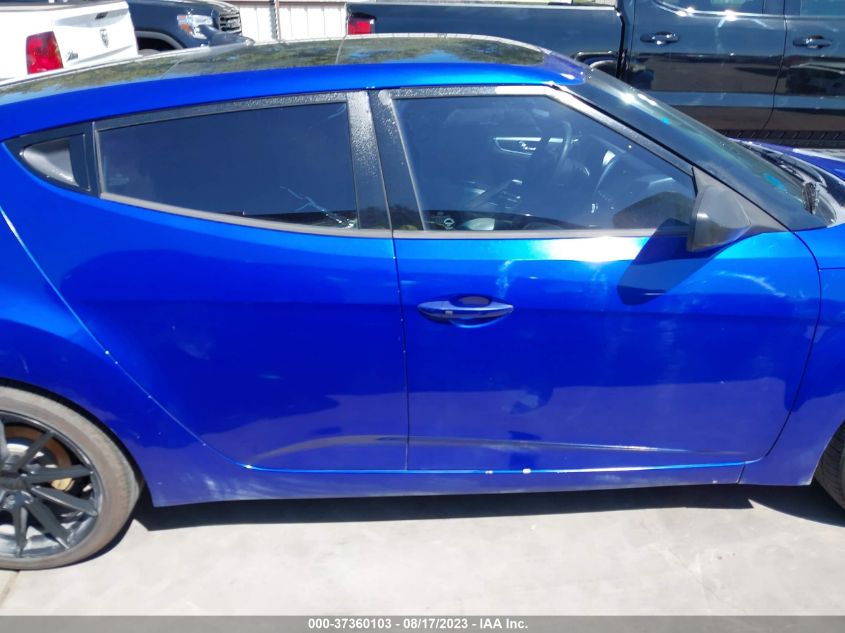 Photo 12 VIN: KMHTC6AD2CU023801 - HYUNDAI VELOSTER 