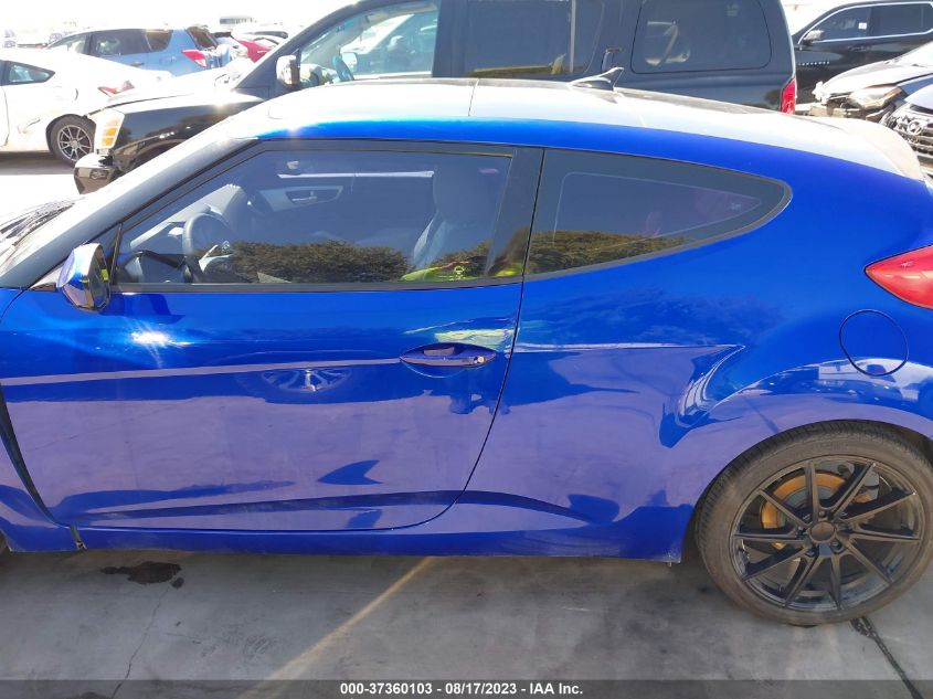 Photo 13 VIN: KMHTC6AD2CU023801 - HYUNDAI VELOSTER 